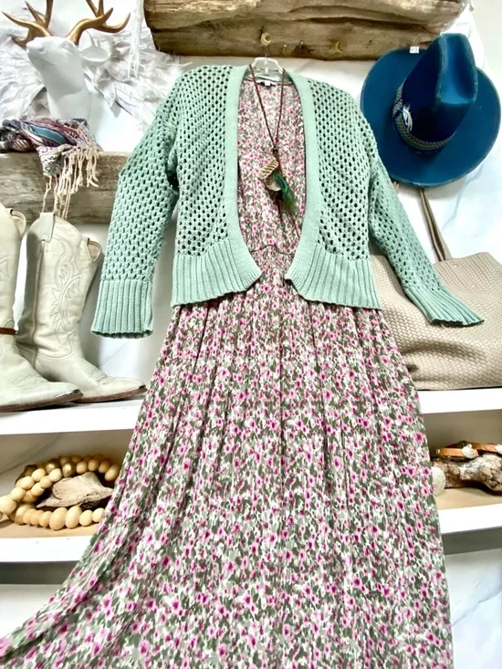 Prairie/farmhouse vibe maxi dress w shabby chic Country feel - Picture 3 of 12